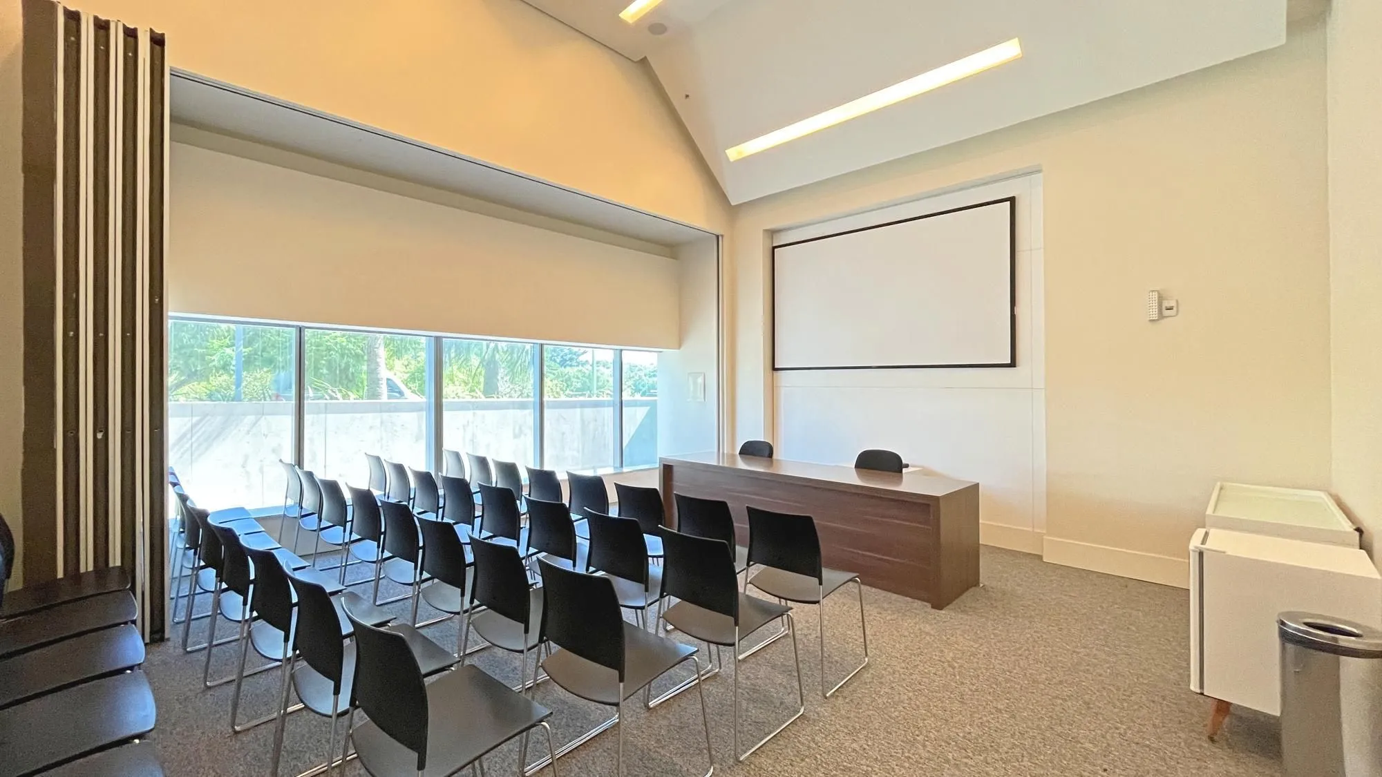 Imagem Sala Comercial par comprar no Trend City Center- Bairro Praia de Belas