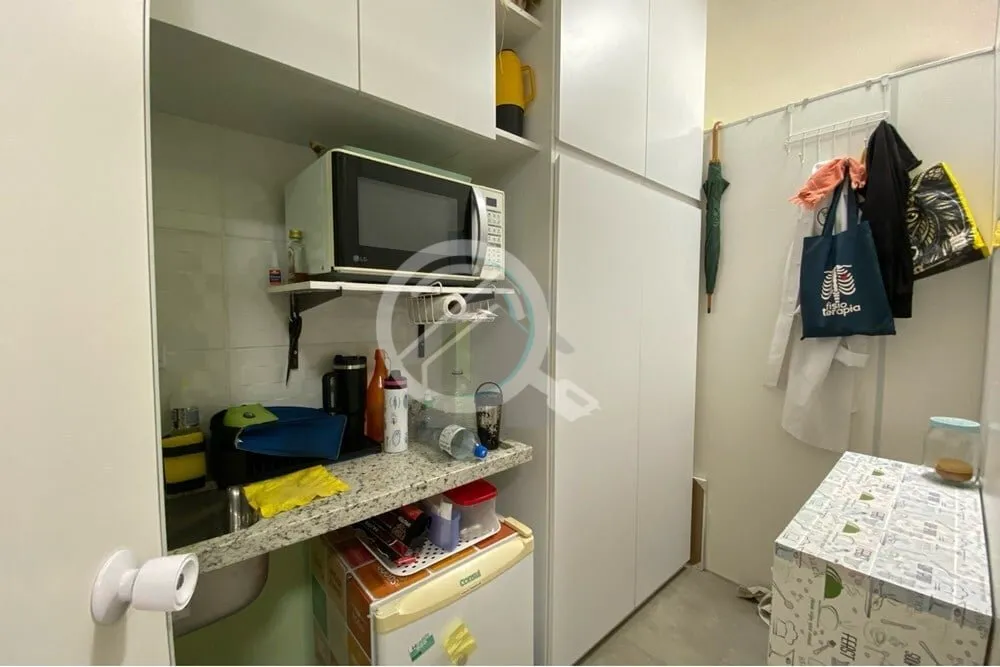 Imagem Oportunidade única de adquirir um conjunto comercial/sala em Porto Alegre, no coração do históri...