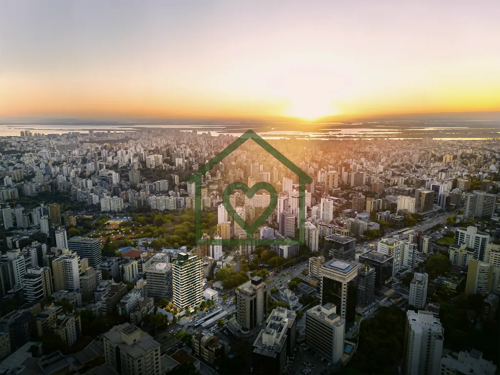 Imagem Uma densidade de vegetação e ambientes que protagonizam materialidades cruas e experiências sucin...