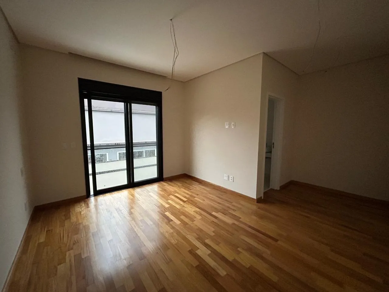 Imagem Sobrado de 522m², Localizado no Residencial Burle Marx - Alphaville Santana de Parnaíba - SP!