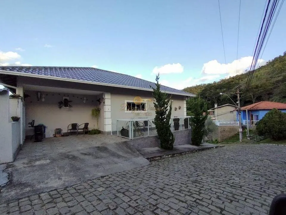 Imagem Casa em Condomínio para Venda em Teresópolis / RJ no bairro Albuquerque