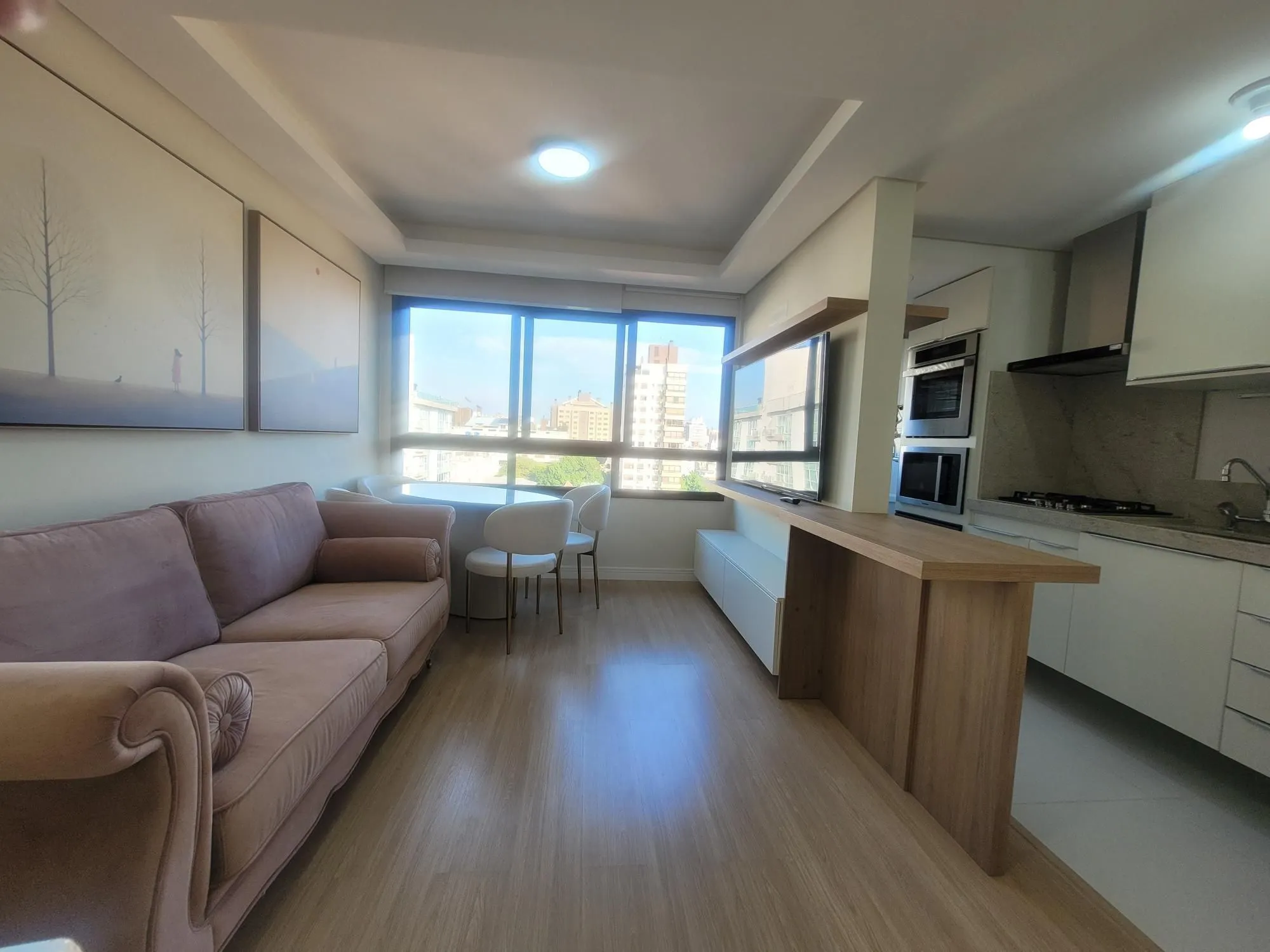 Imagem Excelente apartamento 2 dormitórios semi mobiliado no Mont`t Serrat