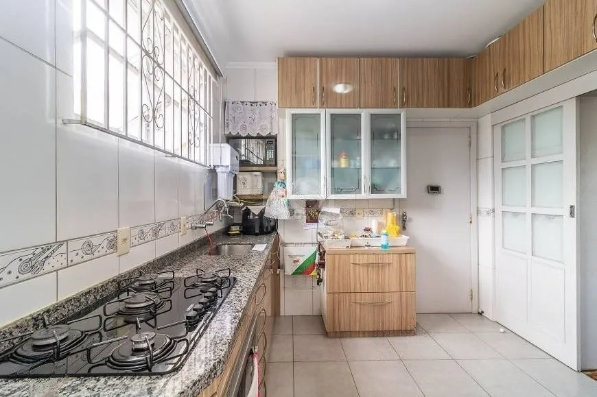 Imagem Apartamento 100m² no bairro Farroupilha - semi mobiliado, 3 dormitórios, 1 suíte e 1 vaga