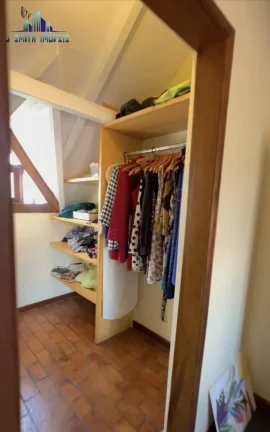 Imagem CASA TÉRREA ESTILO NORMANDO, 4 SUÍTES, TERRENO 1.107m², COND. NA GRANJA