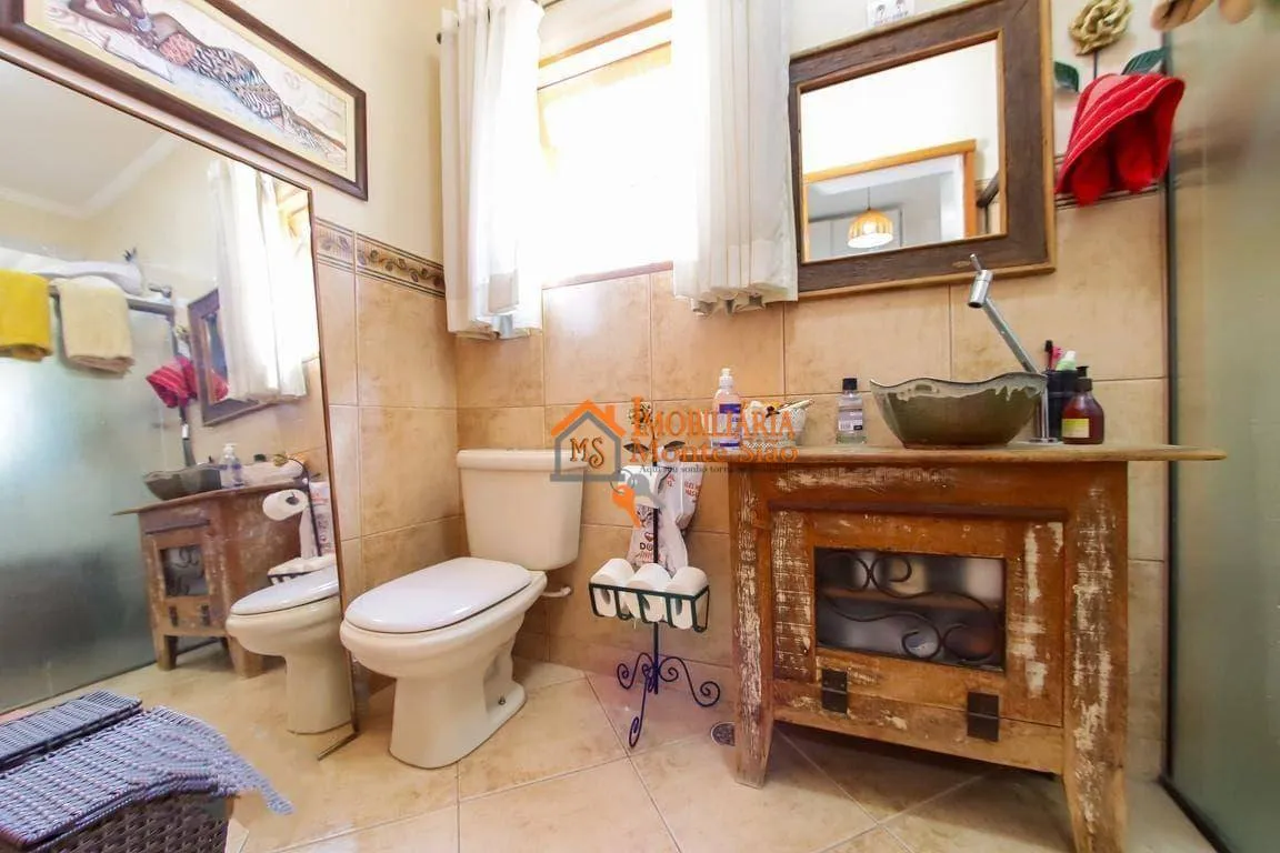 Imagem Sobrado com 4 dormitórios à venda, 267 m² por R$ 949.000,00 - Vila Barros - Guarulhos/SP