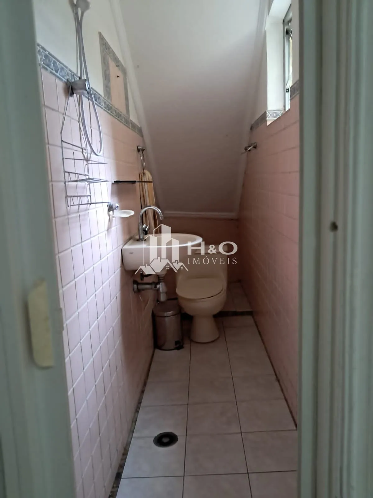 Imagem Oportunidade, Casa Térrea Ampla na Mooca com Churrasqueira, Closet e Quintal - Conforto e Versatilidade para Sua Família