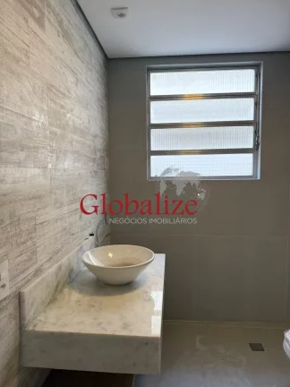 Imagem Apartamento à venda com 68m², quartos, garagem, reformado por R$440.000,00 no Embaré em Santos