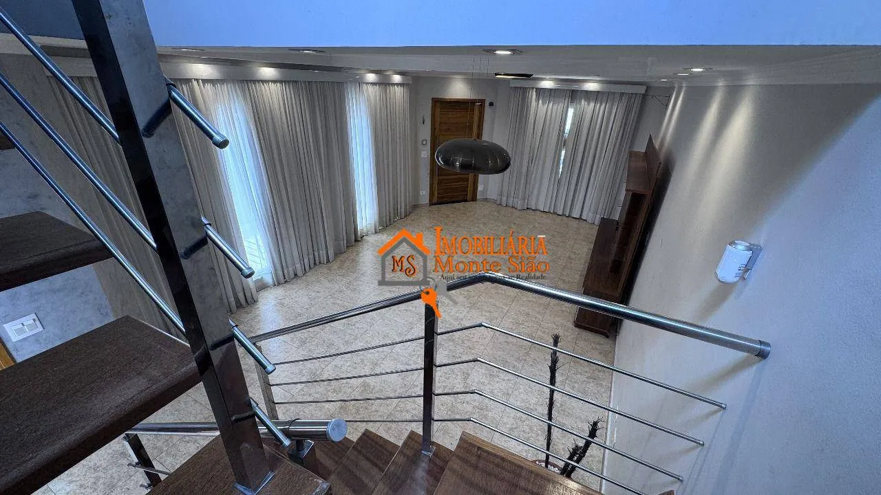 Imagem Sobrado com 3 dormitórios à venda, 189 m² por R$ 950.000,00 - Jardim Santa Clara - Guarulhos/SP