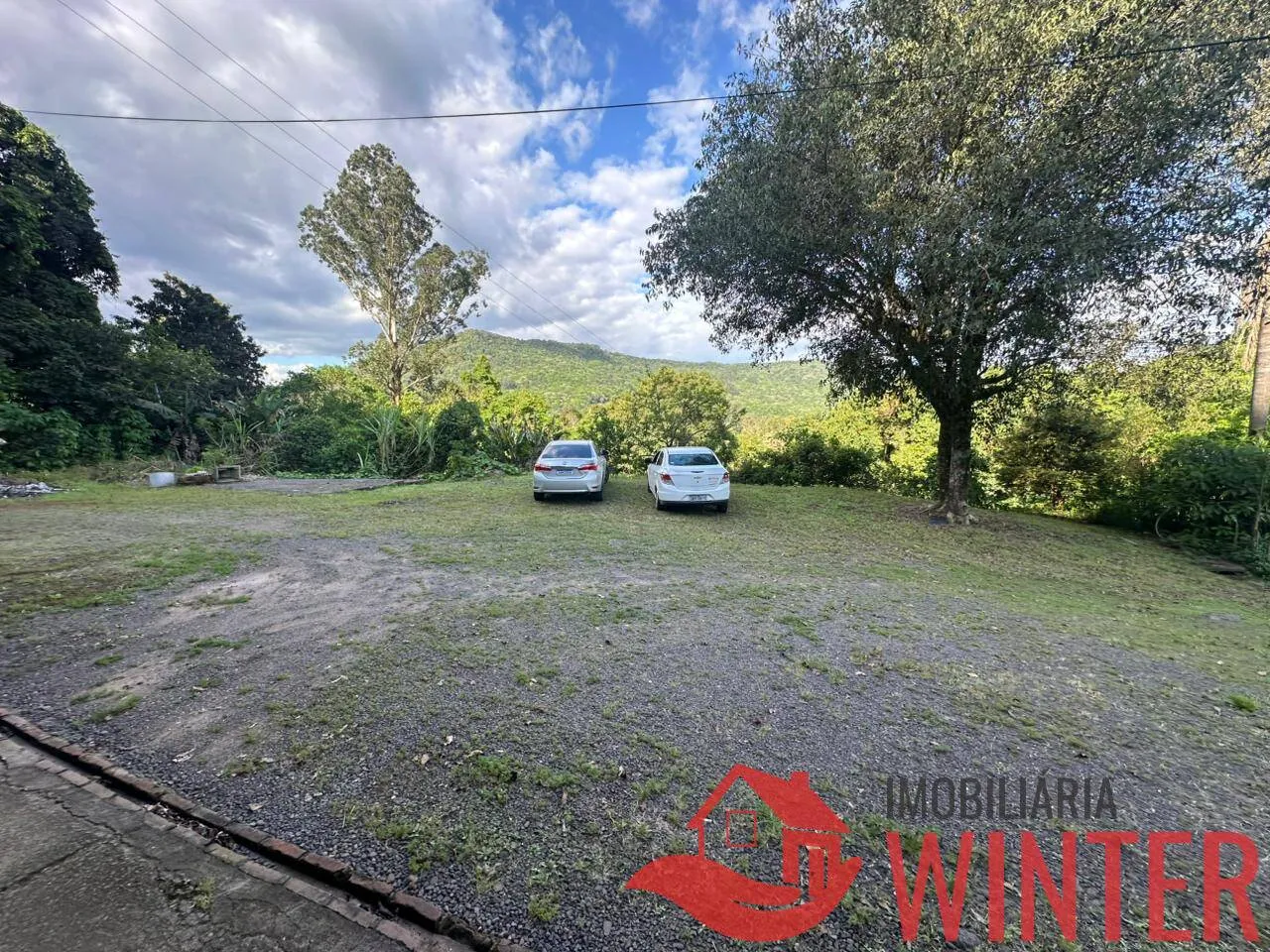 Imagem Casa com 4 dormitórios e galpão no Arroio Feliz.