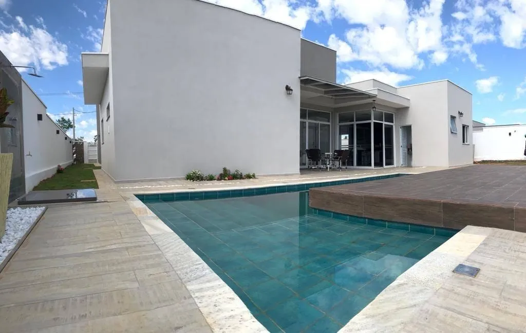 Imagem Casa à venda com piscina 3 dormitórios( 3 suítes), no Colonial Village 2