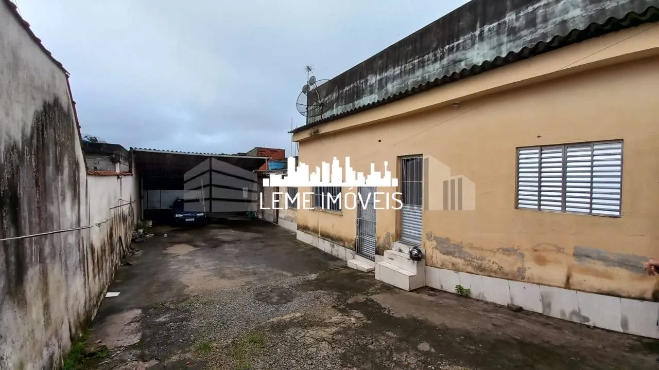 Imagem CASA TÉRREA EM TERRENO MEDINDO 250,00M²