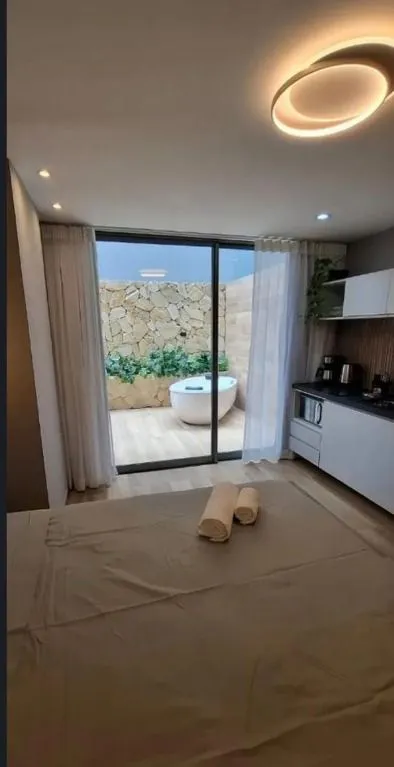Imagem Flat mobiliado no W Tambaú Apart Hotel, com 34 m², lazer completo e localização privilegiada próximo à praia e ao Busto de Tamandaré.