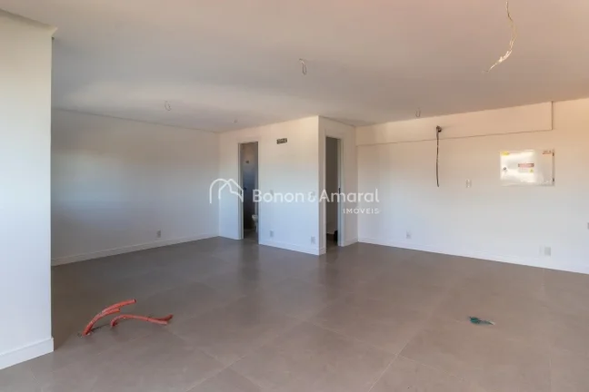 Imagem Apartamento com 1 dormitório suíte, lavabo, sala de jantar, sala de estar, cozinha, área de servi...