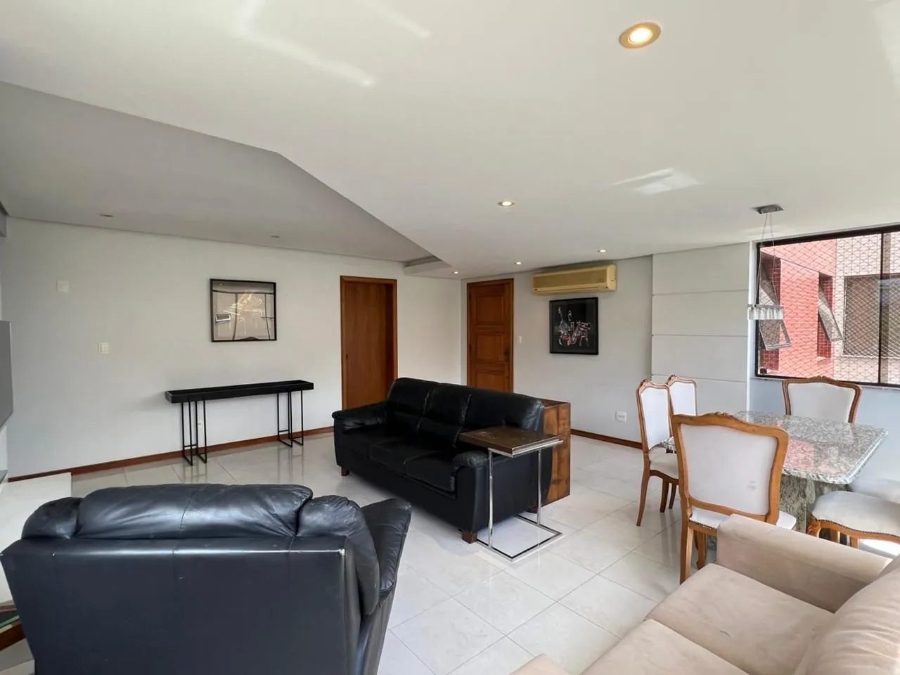 Imagem Apartamento a venda de 105 m2 2 dormitórios sendo 1 suíte e 2 vagas individuais no bairro Petrópolis.