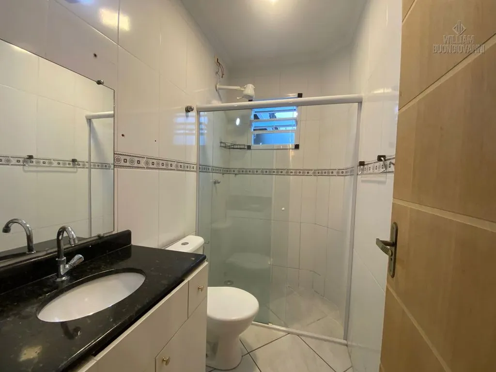 Imagem Vende-se esse Maravilhoso Sobrado com 3 Dormitórios - Bairro Boqueirão