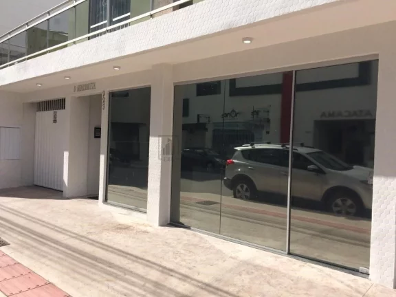 Imagem Sala comercial térrea no centro com garagem.