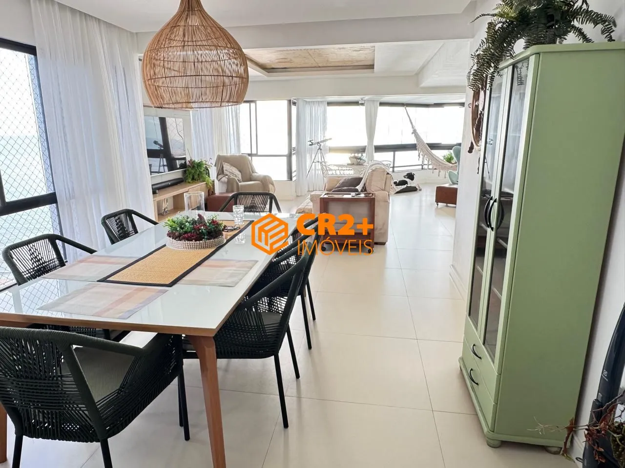 Imagem vendo apartamento 04 quartos 03 suítes 03 vagas de garagem 207 m2 em Candeias