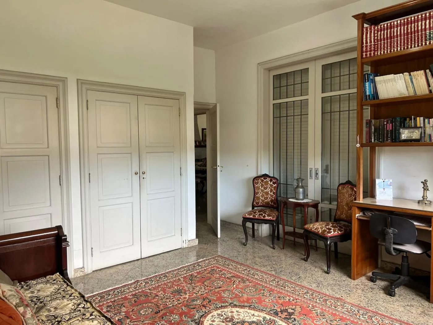 Imagem Casa para Venda em Petrópolis / RJ no bairro Valparaíso