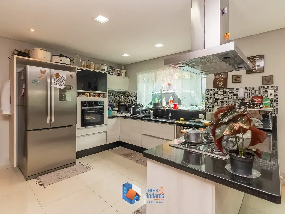 Imagem Sobrado para venda em Jaraguá com 3 quartos, sendo 3 suítes, 335m²
