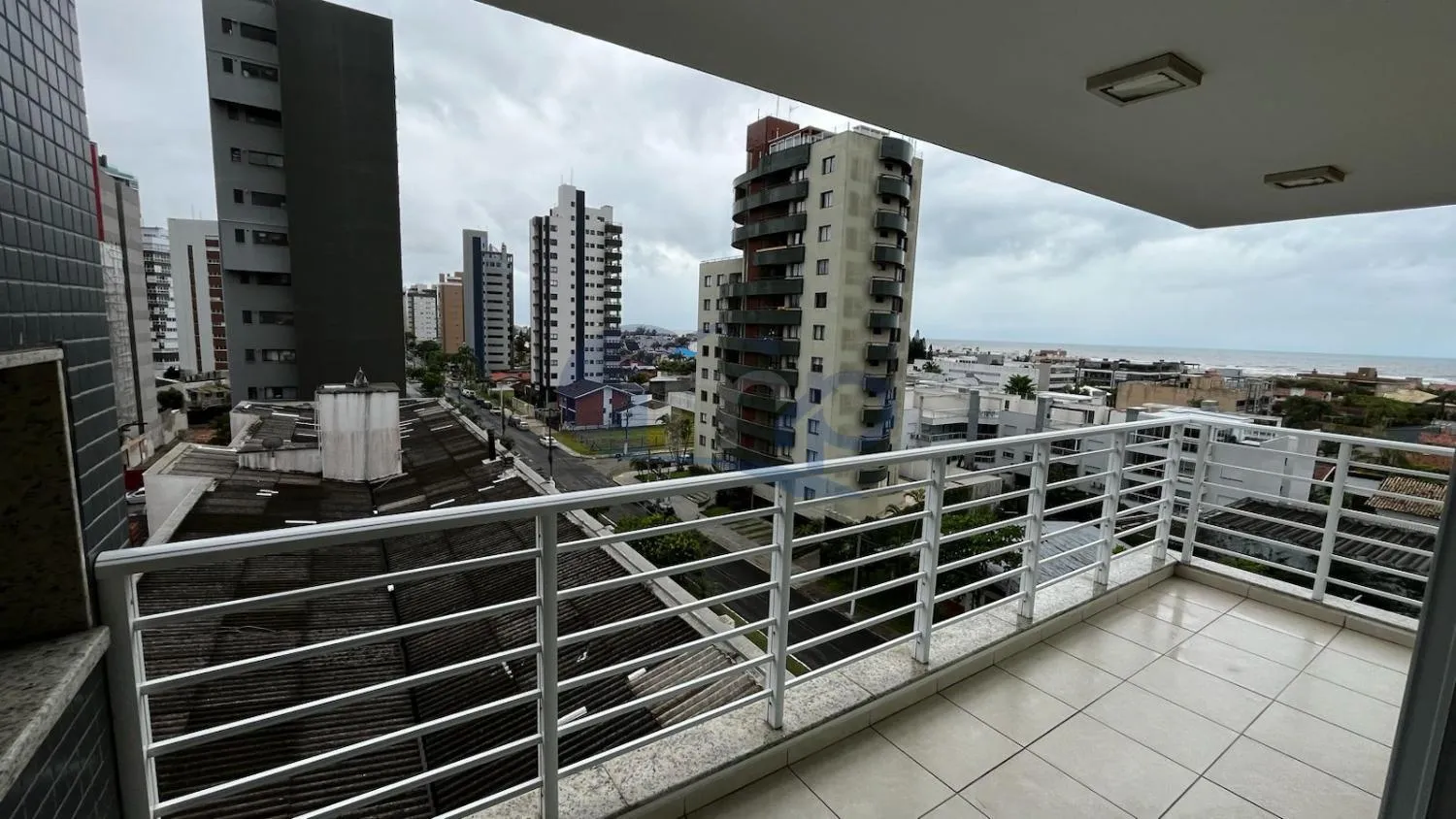 Imagem Apartamento Semimobiliado de 3 Dormitorios a Venda no Edificio Santorini, no Bairro Predial em Torres/RS
