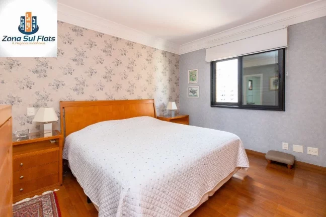 Imagem Apartamento Alto Padrão à Venda Em Moema Com 3 Suítes e 4 Vagas
