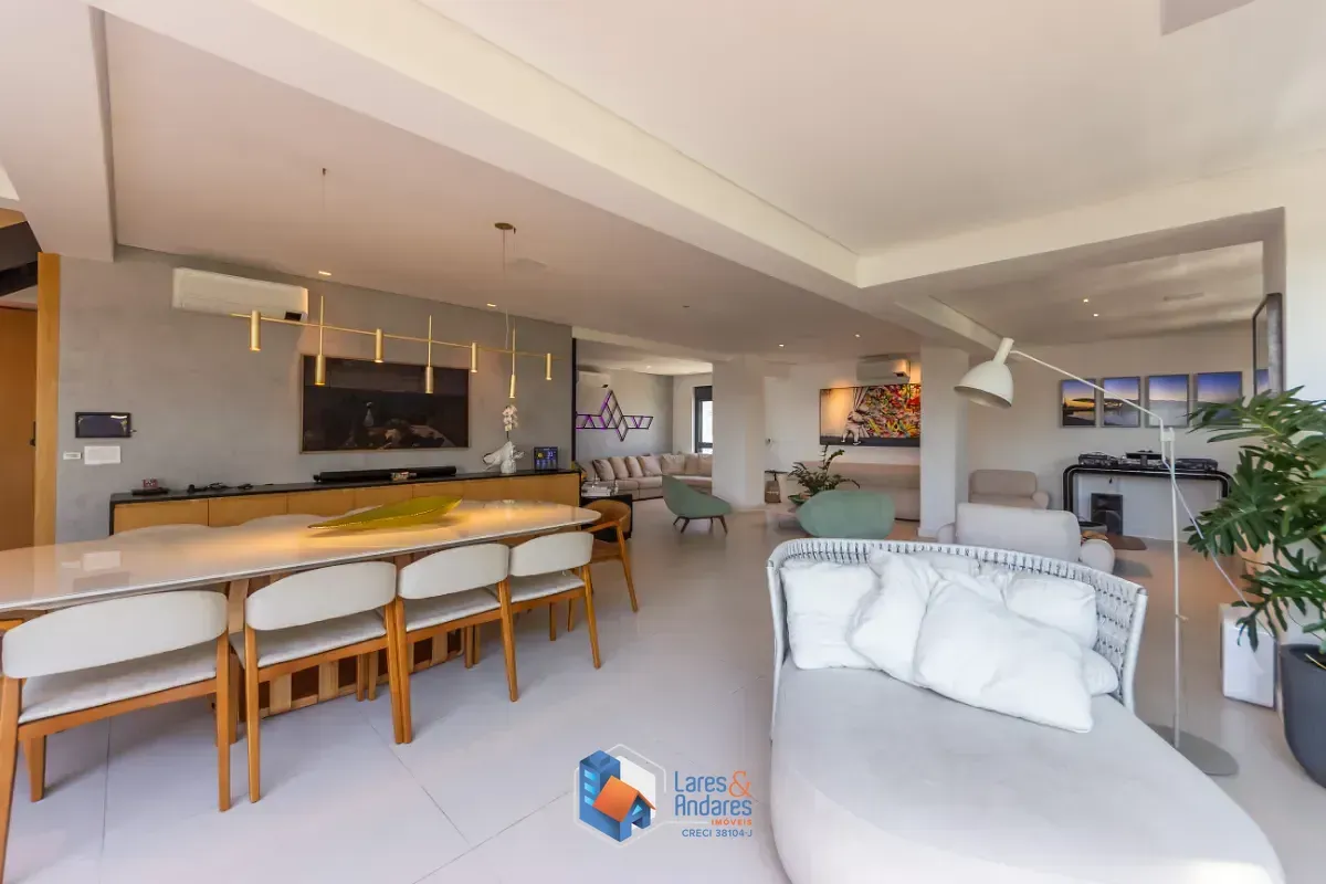 Imagem Duplex para venda em Chácara Santo Antônio com 4 quartos, sendo 4 suítes, 270m²