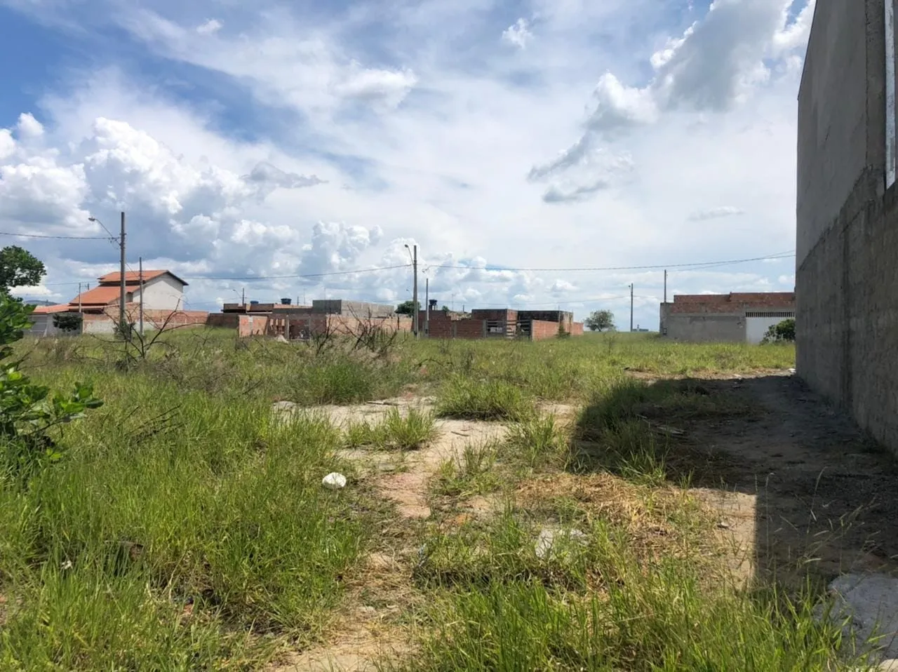 Imagem Terreno à venda 240M², Loteamento Residencial e Comercial Araguaia, Pindamonhangaba - SP