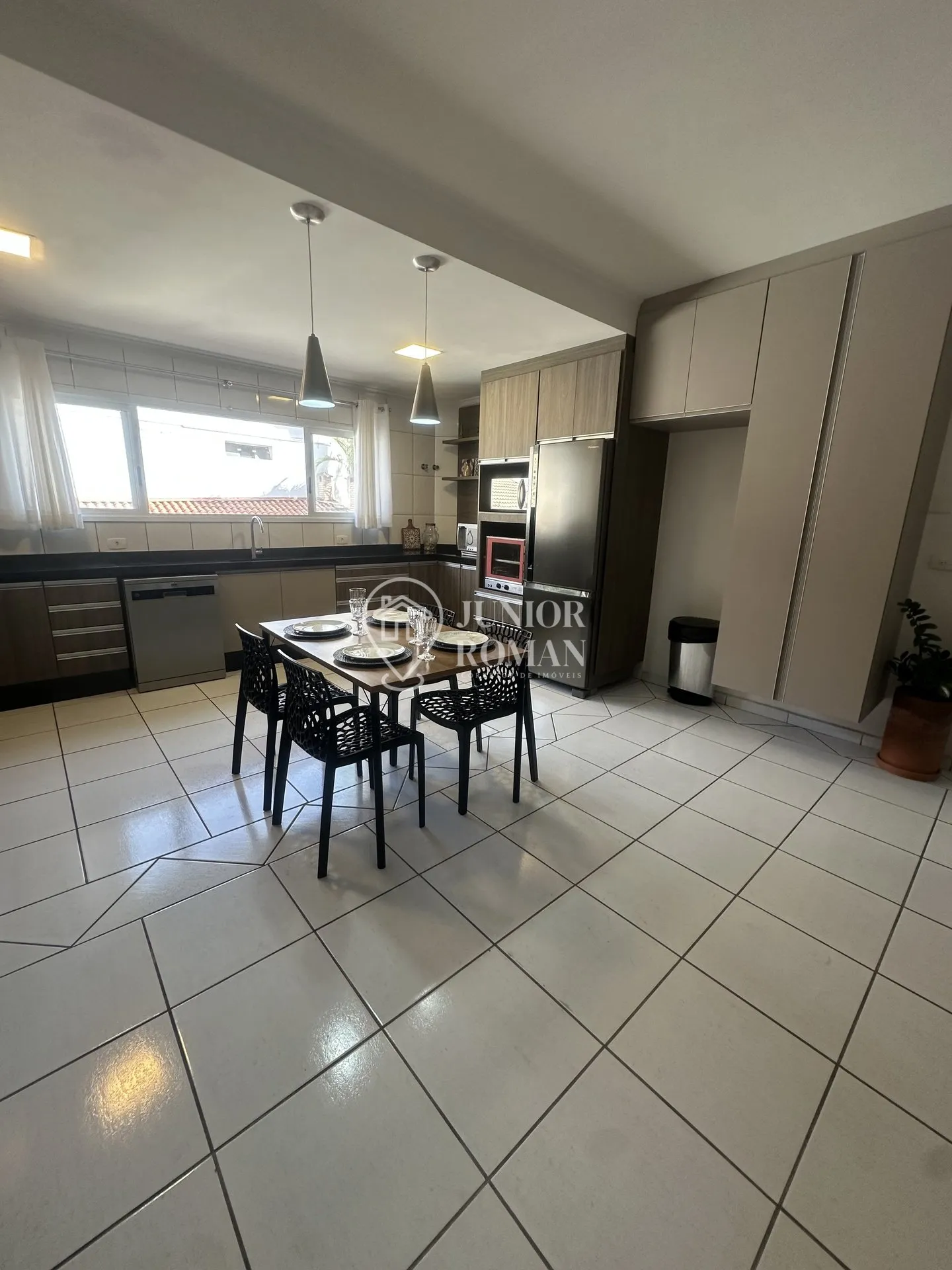 Imagem SOBRADO ALTO PADRÃO 4 DORM l 2 SUITES l ÁREA GOURMET E 5 VAGAS | NOVA PETRÓPOLIS - SBC