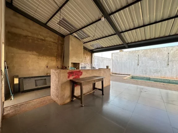 Imagem Casa à venda no Jardim do Lago, Uberaba: 4 dormitórios, piscina aquecida e hidromassagem