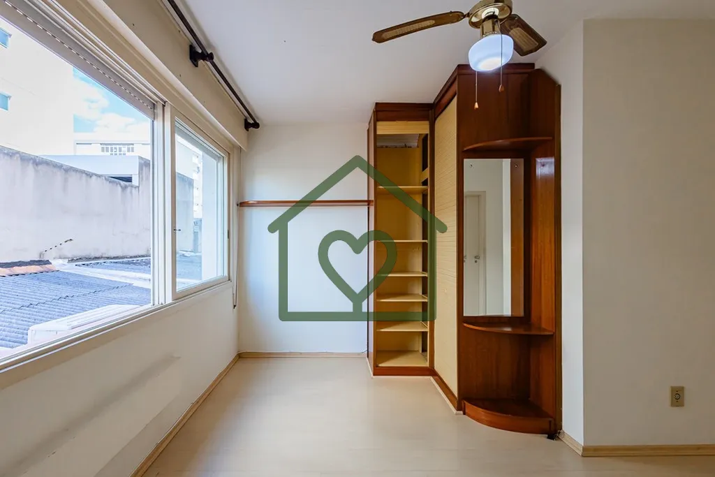 Imagem Studio funcional, com 27 m² de área privativa, semi-mobiliado, possui cozinha com armário e pia i...
