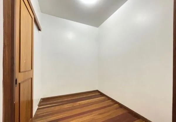Imagem casa sobrado na Medianeira com 4 dormitórios