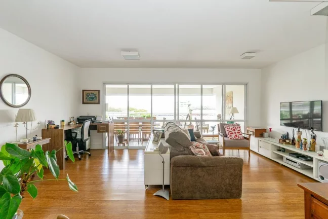 Foto do imóvel Apartamento à venda em São Paulo, Santo Amaro, com 3 quartos, 160m2 em Mário Lopes Leão