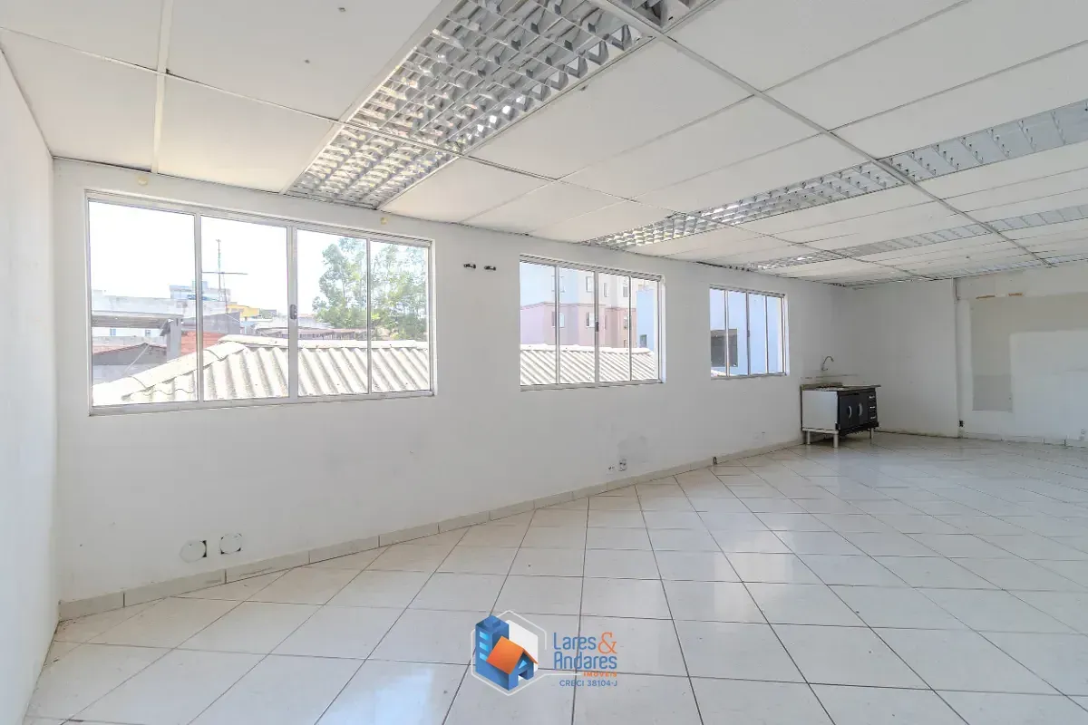 Imagem Casa para venda em Vila Ema com 7 quartos, sendo 1 suíte, 450m²