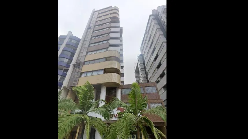 Foto do imóvel Lote à venda em Torres, Centro, 305m2