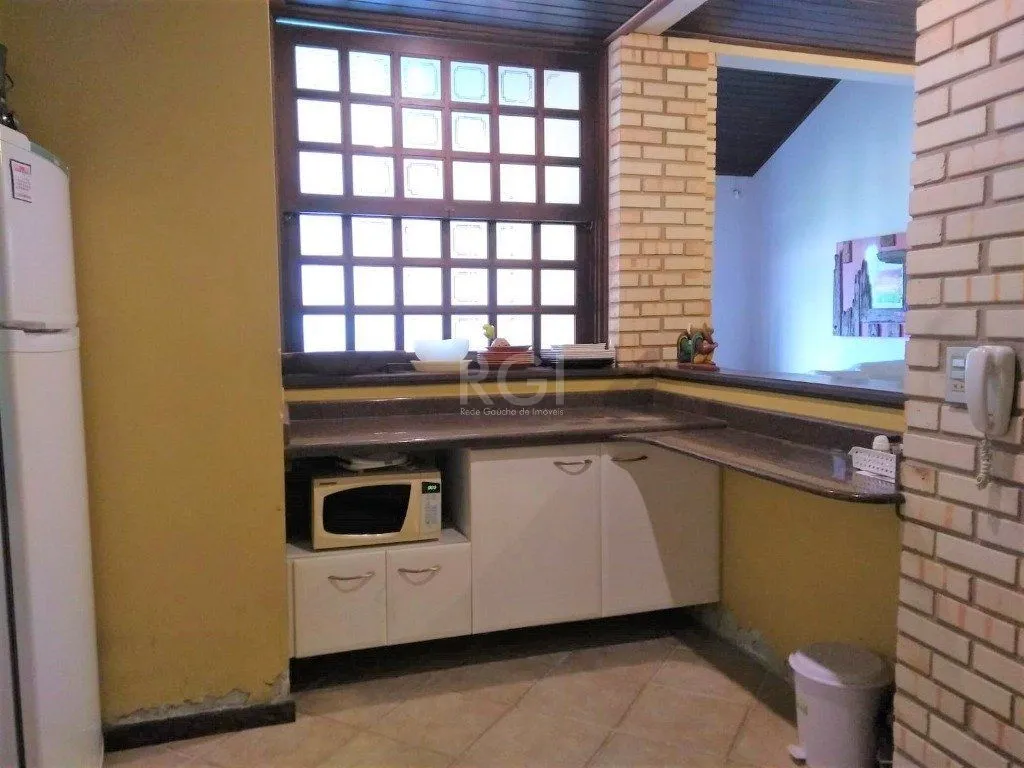 Imagem Casa para Venda - 219m², 3 dormitórios, sendo 1 suites, 4 vagas - Menino Deus