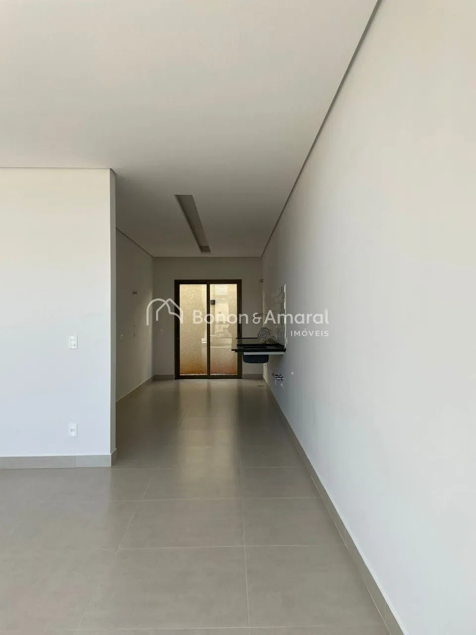 Imagem Casa em Condomínio Exclusivo no Parque das Universidades - Design Moderno e 3 Suítes ao lado da PUC