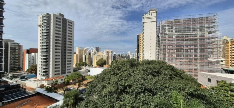 Imagem Apartamento à venda no Edifício Biarritz, com vista encantadora para o sol nascente acima das copa...