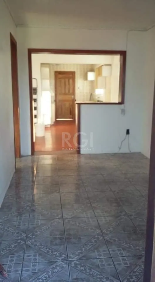 Imagem Casa para Venda - 68m², 2 dormitórios, 1 vaga - Belém Novo