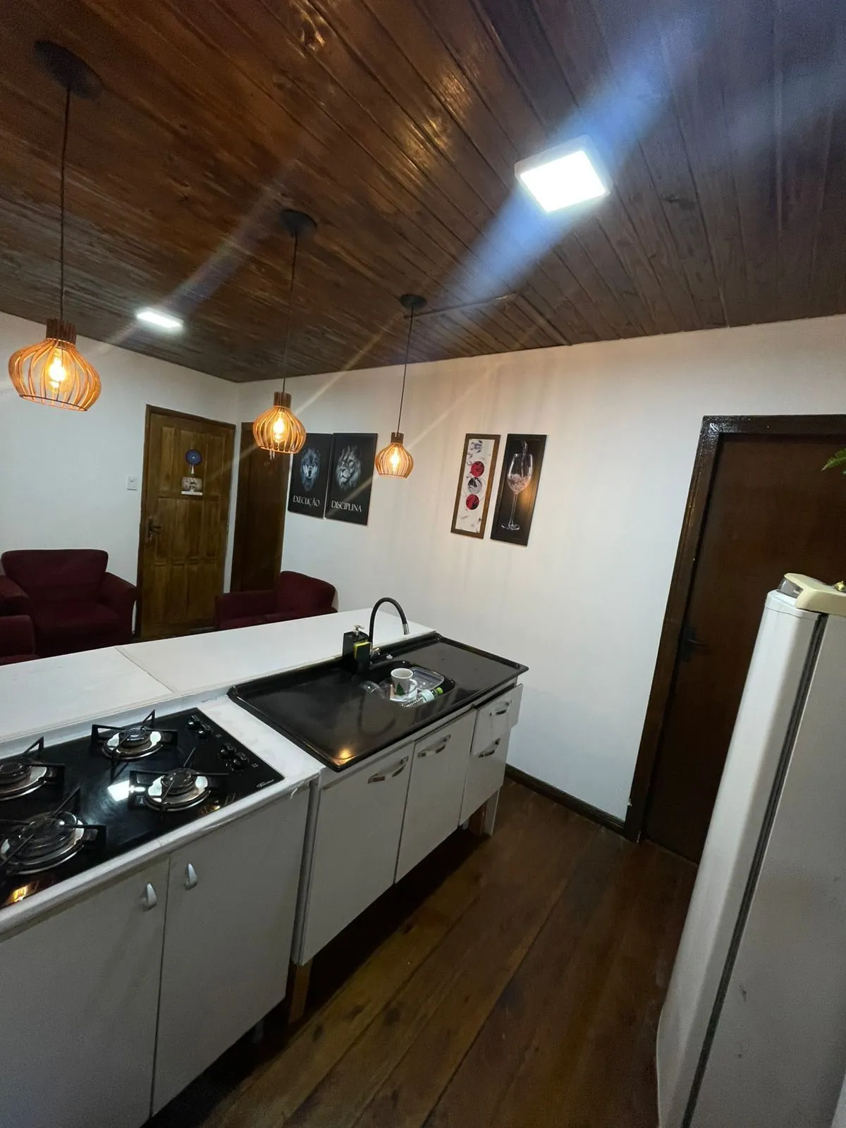 Imagem Terreno de esquina com 2 casas a venda, bairro Vila Nova, Porto Alegre, RS