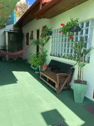 Imagem Sobrado com 4 dormitórios à venda, 259 m² por R$ 1.200.000,00 - Jardim Guararema - Campos do Jordão/SP