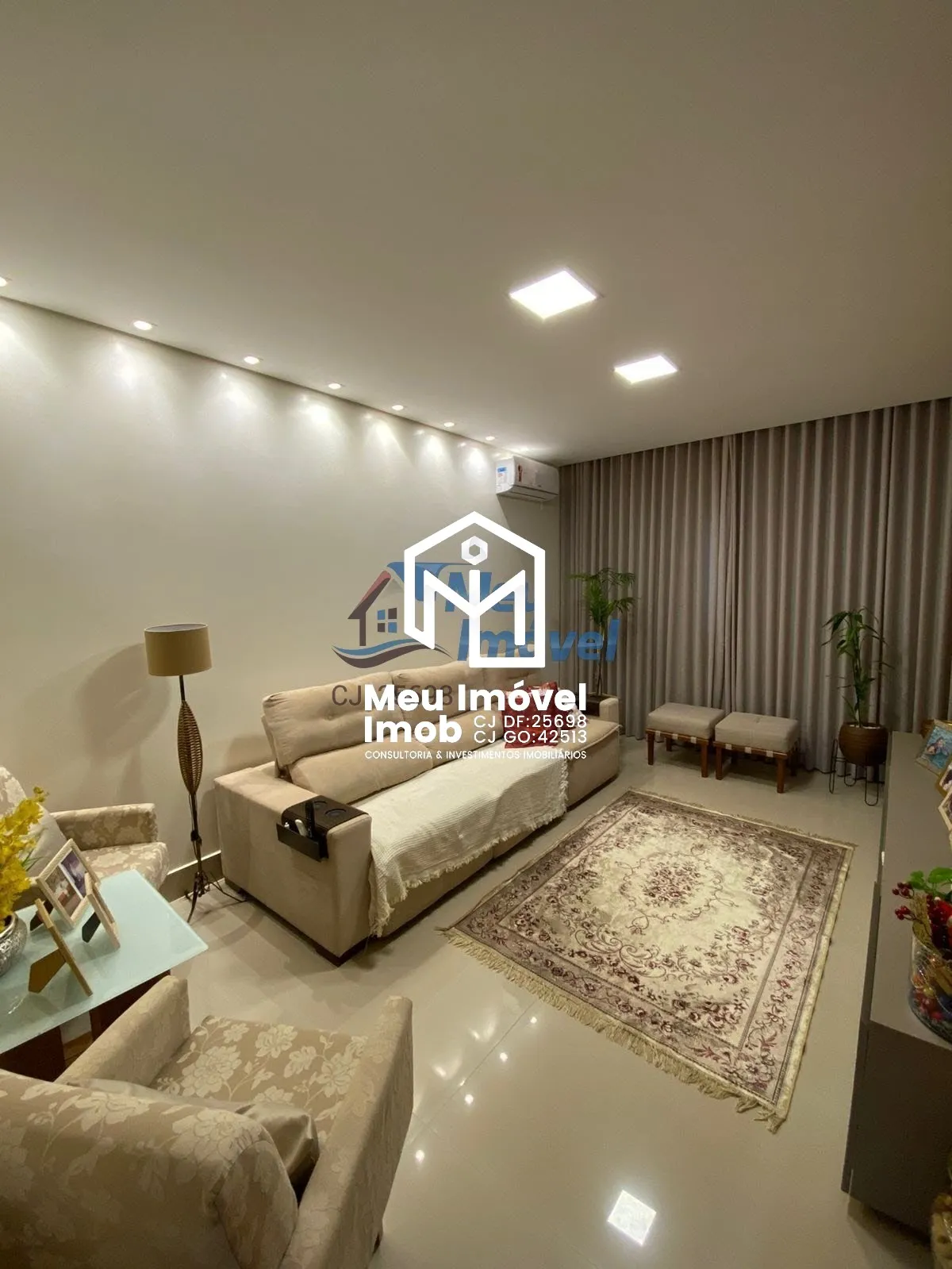 Imagem Casa 3 Quartos 2 Suítes 4 Vagas 800m² Gama/DF