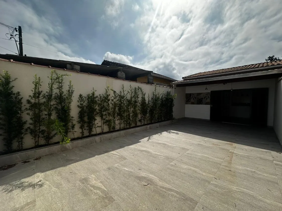 Foto do imóvel CASA NOVA COM PISCINA, 02 DORMITÓRIOS E DISPONÍVEL PARA VENDA E LOCAÇÃO LADO PISTA NA VILA ATLÂNTICA EM MONGAGUÁ