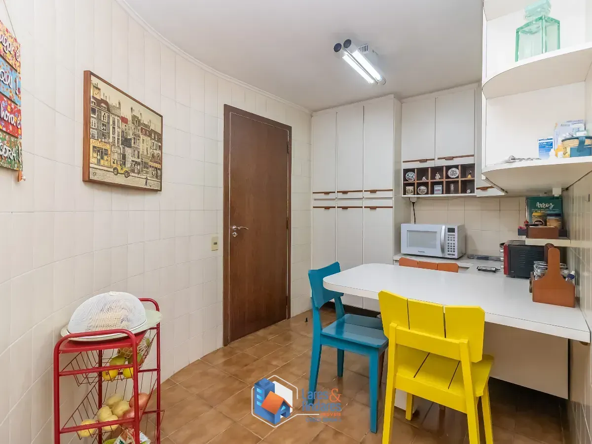 Imagem Apartamento para venda em Moema com 4 quartos, sendo 1 suíte, 170m²