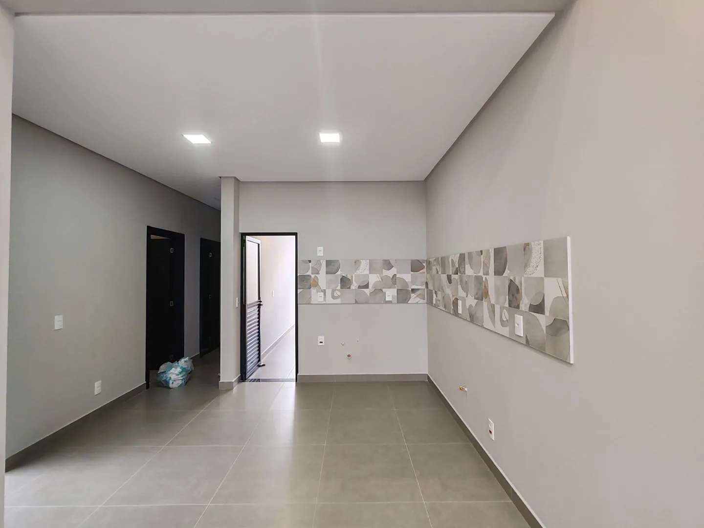 Imagem Casa à venda em Cascavel - Loteamento Colinas Tropical - Novos - Pronto para morar