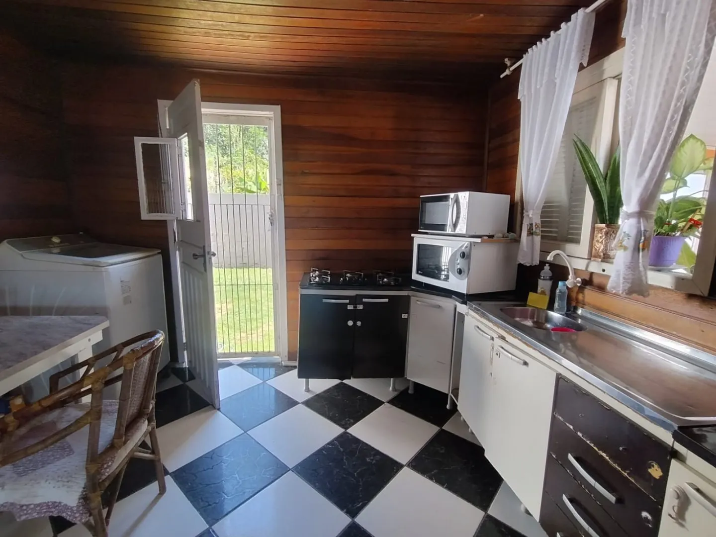 Imagem Casa com quintal a venda no bairro Tarumã em Viamão