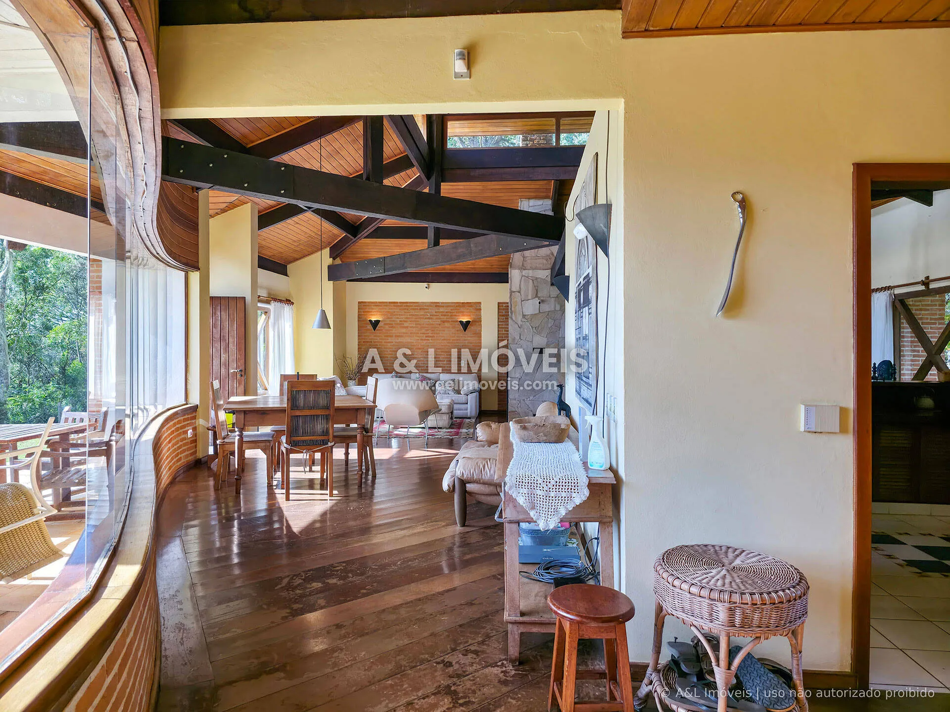 Imagem Casa Térrea Turmalina | 356 m², Terreno 6.050 m² e Vista Pedra do Baú