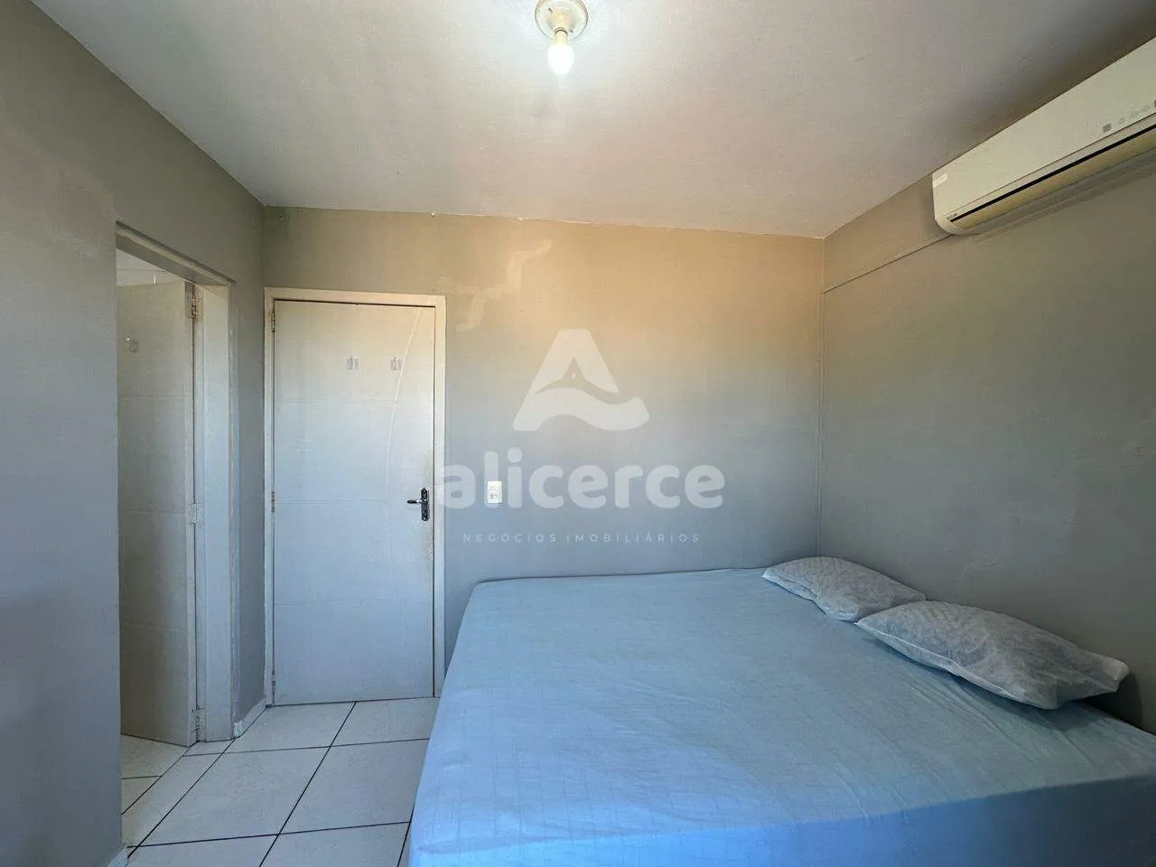 Imagem Casa à Venda na Praia dos Ingleses | Conforto, Privacidade e Excelente Localização em Florianópolis/SC**