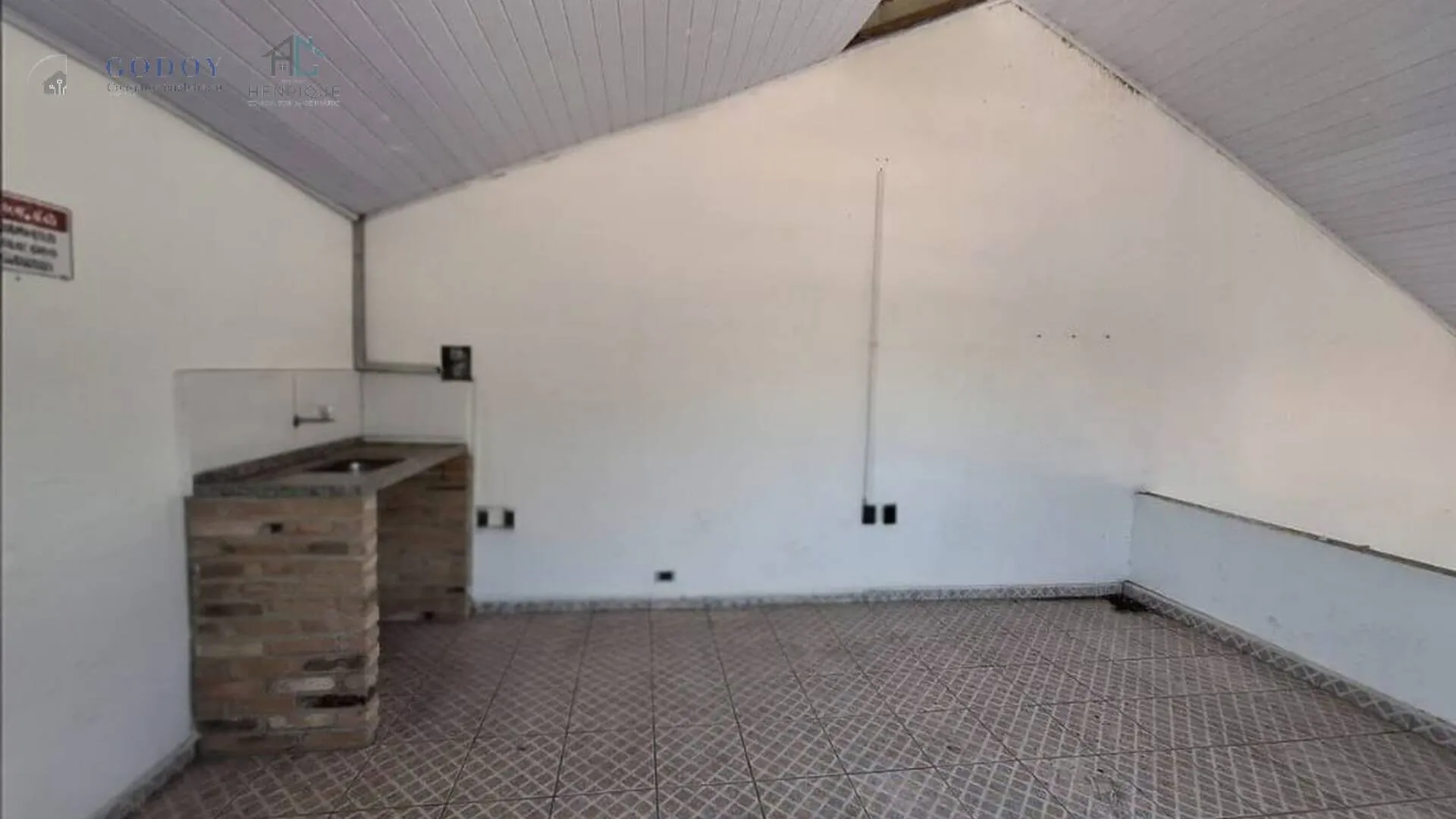 Imagem Ponto Comercial / Galpão para Locação - Pindamonhangaba