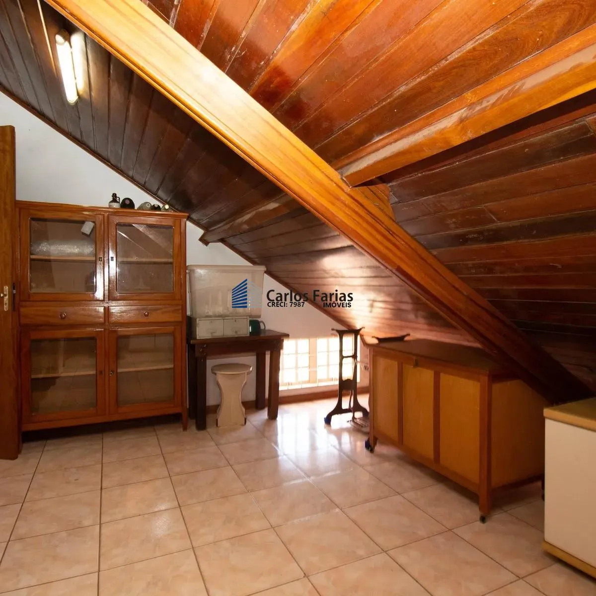 Imagem Casa para Venda em Brasília, Guará II, 5 dormitórios, 1 suíte, 3 banheiros, 2 vagas