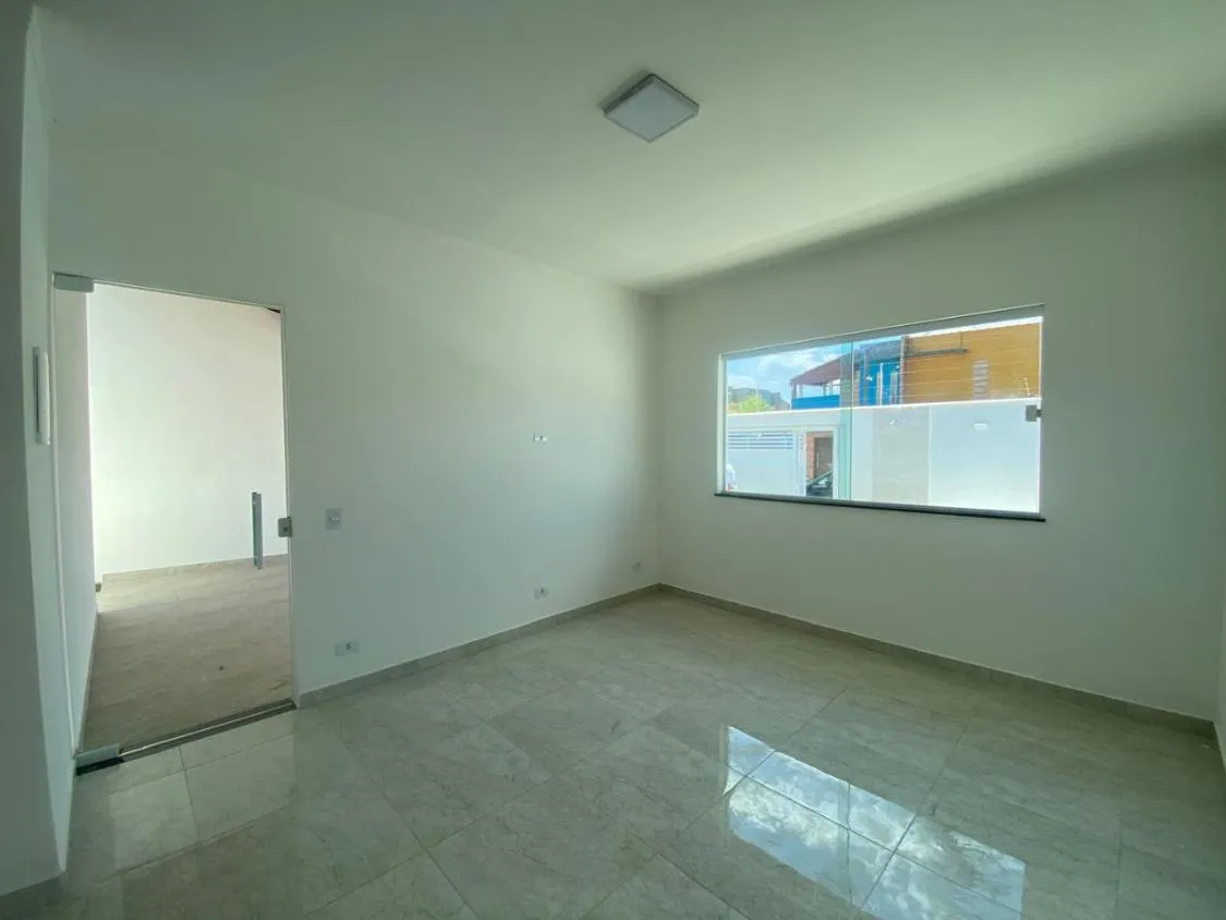 Imagem LINDA CASA NOVA COM PISCINA A 520 METROS DO MAR NO BOPIRANGA